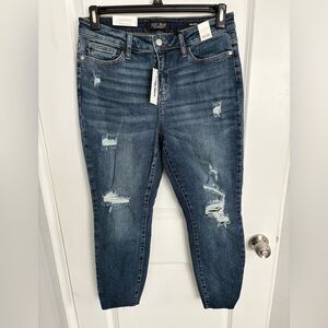 Distressed Judy Blue Women’s Jeans, relaxed fit, mid rise. 11/30 NWT